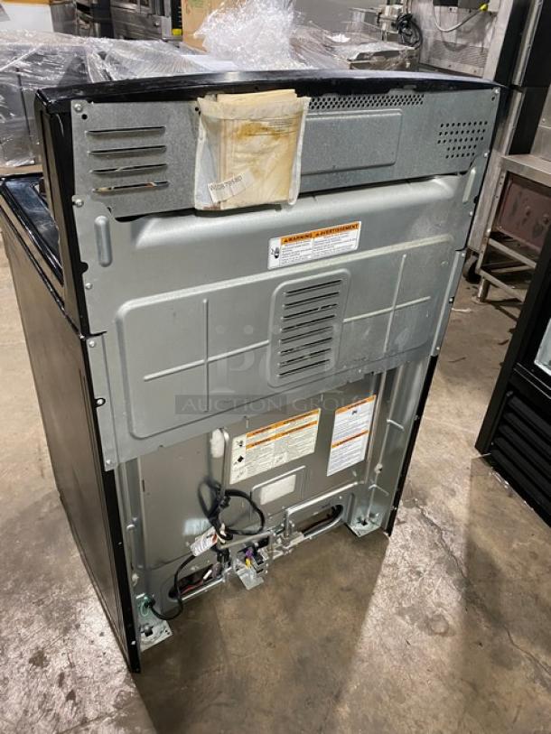 Amana Commercial Stainless Steel/Black Coated Natural Gas Powered Free-Standing 4 Burner Range & Oven Combo! With Wire Oven Racks! - Image 4 of 9