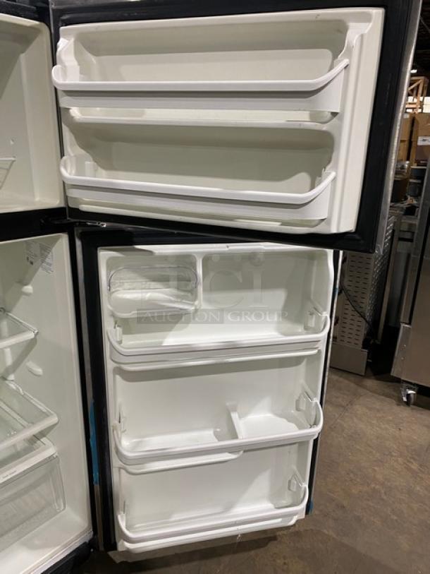 Frigidaire Commercial Stainless Steel Free-Standing Swing Door Reach In Refrigerator/Freezer Combo! With Shelves & Drawers! With Poly Coated Wire Rack! Model: FFTR1821QS3 SN: BA60512305! 115V 1 Phase! - Image 6 of 8