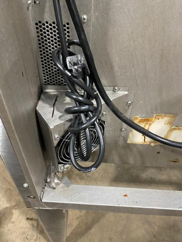 Blodgett Commercial Stainless Steel Natural Gas Powered Single Stack Convection Oven! With Wire Oven Racks! SN: 052913XG007Z! On Legs! - Image 8 of 8
