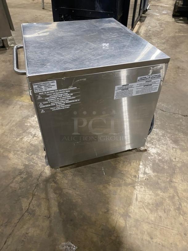 Merrychef! 2021! Commercial Stainless Steel Electric Powered Countertop Rapid Cook Oven! With EasyTouch Icon-Driven Touchscreen! With Baking/Roasting Pan! Model: Eikon E3 SN: 2101213091916! 208/240V 2 Phase +GND! - Image 2 of 8