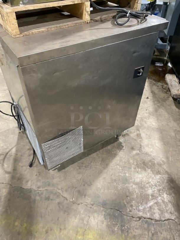 Leader Commercial Stainless Steel Single Door Undercounter Lowboy/Worktop Refrigerator! With Poly Coated Wire Rack! Model: NSFB 27 S/C SN: NK041096! 115V 1 Phase! On Legs! - Image 4 of 7