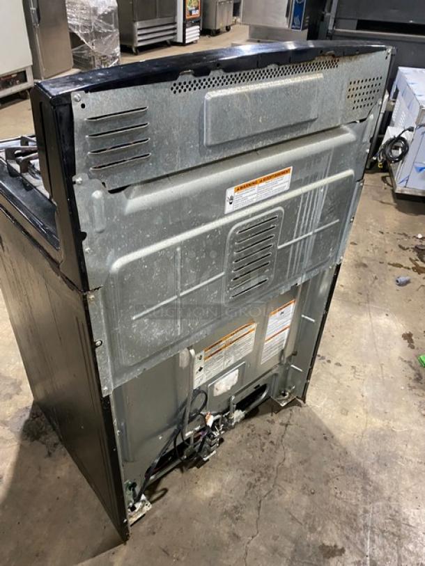 Amana Commercial Stainless Steel/Black Coated Natural Gas Powered Free-Standing 4 Burner Range & Oven Combo! With Wire Oven Racks! - Image 3 of 10