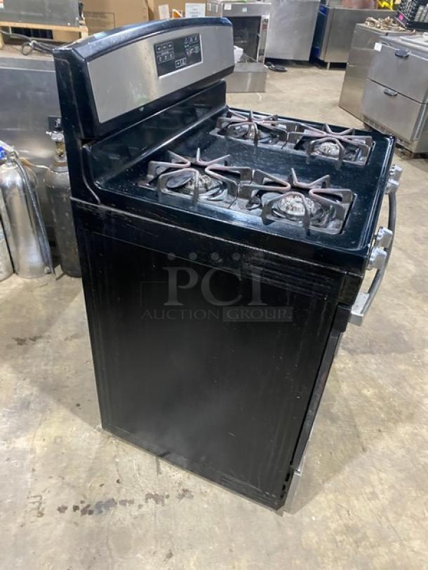 Amana Commercial Stainless Steel/Black Coated Natural Gas Powered Free-Standing 4 Burner Range & Oven Combo! With Wire Oven Racks! - Image 4 of 10