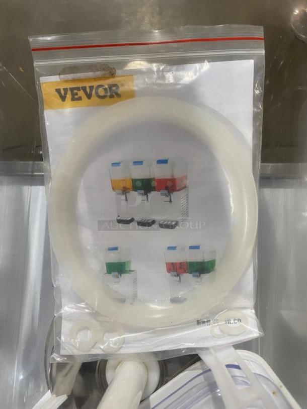 Vevor! Late Model! Commercial Stainless Steel Countertop Cold Beverage Dispenser! With Three 18L Clear Polycarbonate Tanks! With O-Ring & Tank Ring Seals! Model: LYJ18X3! 110V! On Non-Slip Base Feet! - Image 7 of 8