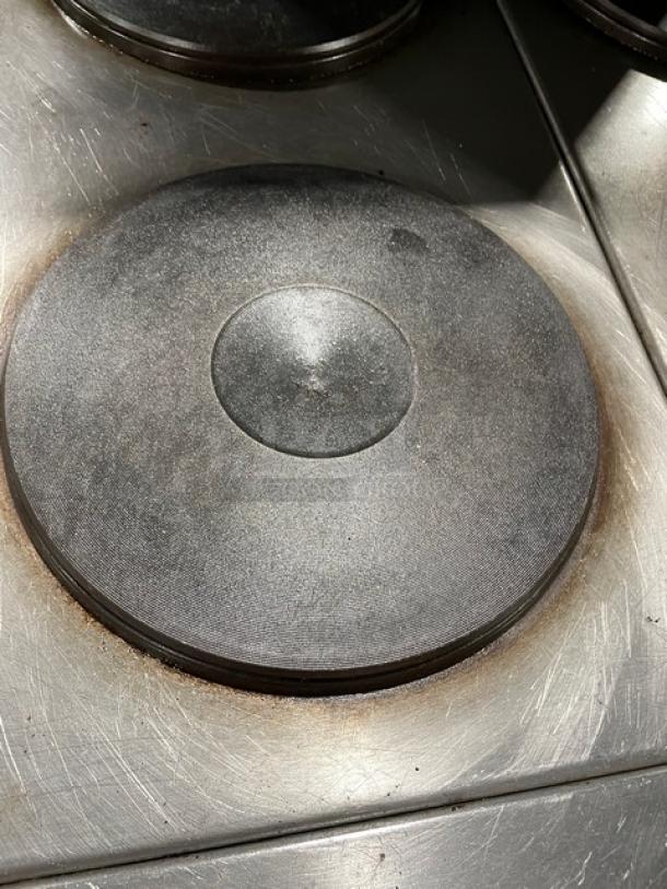 Imperial Commercial Stainless Steel Electric Powered 4 Burner Hot Plate Range/Oven Combo! With Back Splash & Overhead Salamander Shelf! With Wire Oven Rack! On Legs! - Image 6 of 9