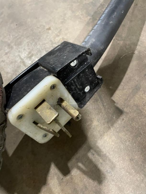 AccuTemp Evolution Series Commercial Stainless Steel Electric Powered Countertop Boilerless 6 Pan Convection Steamer! With Built In Pan Holding Rack! Model: E62083E15000250 SN: 50531! 208V 3 Phase! On Legs! Working When Removed! - Image 8 of 8