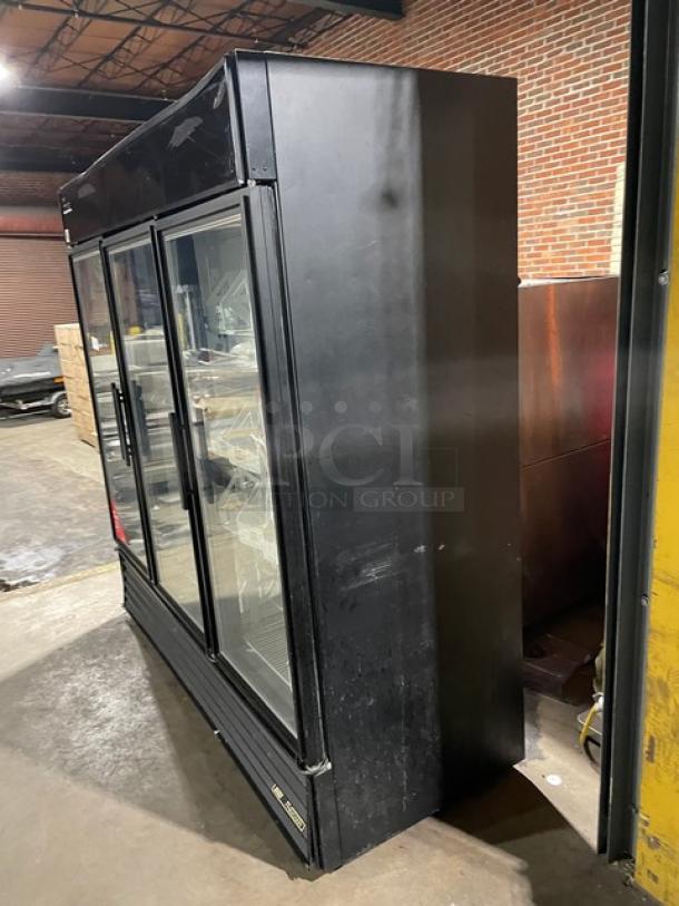 True Commercial Black Triple Glass Swing Door Reach In Freezer Merchandiser! Energy Star Certified! With Poly Coated Wire Racks! Model: GDM-72F-LD SN: 8013562! 115/208-230V 1 Phase! - Image 3 of 8
