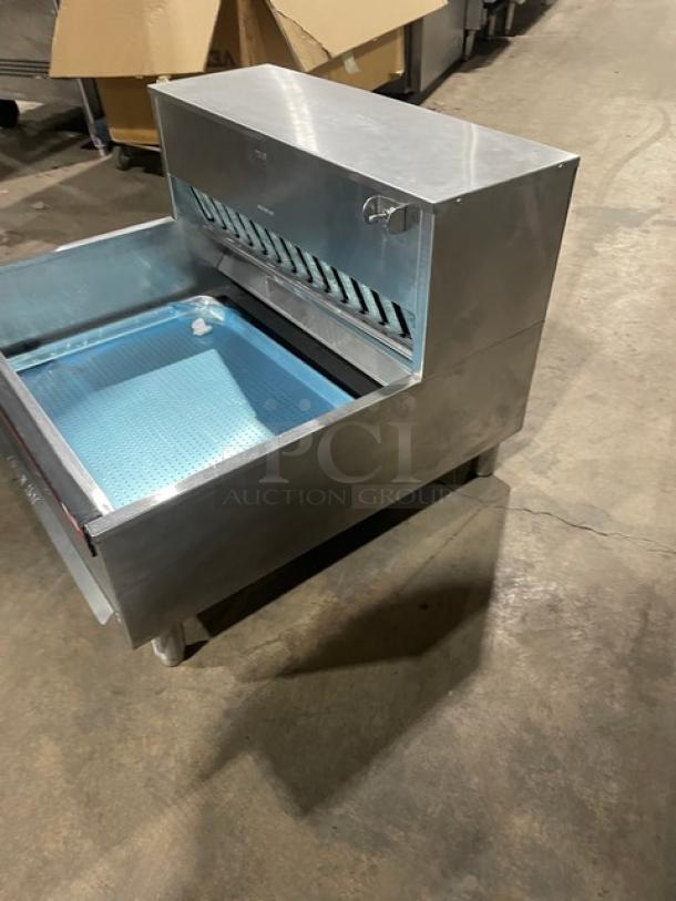 Carter Hoffmann Crisp N' Hold Series Commercial Stainless Steel Electric Powered Countertop Fry Warming Dump Station! Model: CNH28 SN: CNH28-1052019725859! 208V 1 Phase! On Legs! - Image 2 of 7