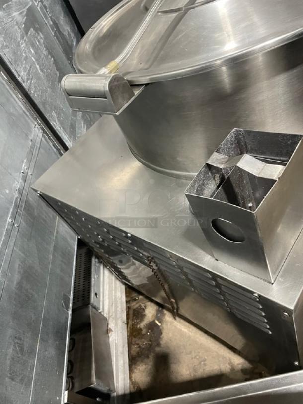 WOW! Cleveland Range Commercial Stainless Steel Self-Contained Natural Gas Powered 40LB Stationary Steam Kettle! With Faucet! Model: KGL-40 SN: WT2697-93E-01! On Legs! - Image 4 of 11