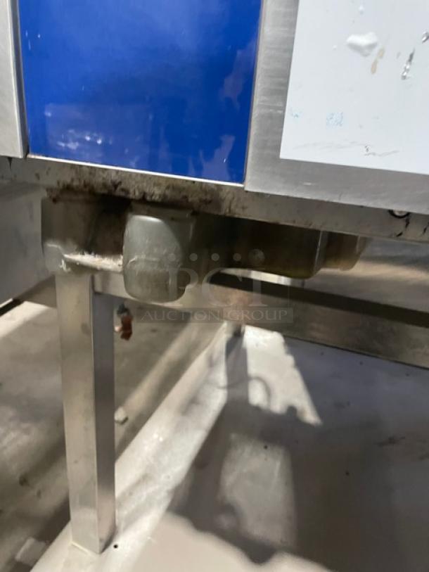 Electrolux Air-O-Steam Touchline Series Commercial Stainless Steel Natural Gas Powered Combi Convection Oven! With Wire Oven Racks! With Touchline Touch Controls! Model: AOS102GTP1 SN: 20404001! 120V 1 Phase! On Single Shelf Equipment Stand! - Image 6 of 9