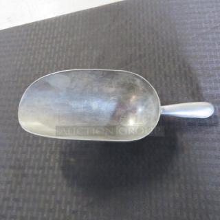One 24oz Aluminum Scoop.