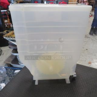Poly Holder With Lid. 4XBID