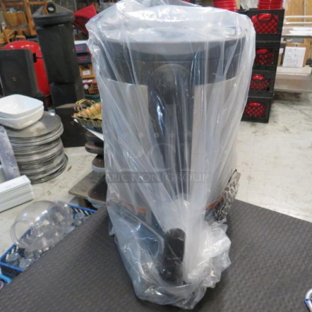 One NEW Bunn SH 1.5 Gallon Server. - Image 1 of 1