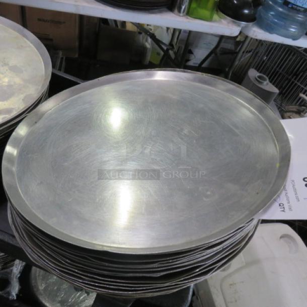 18 Inch Pizza Pan. 8XBID - Image 1 of 1