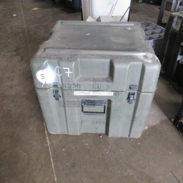 One Portable Catering Carry Box. Perfect Fit For Round Chafers. - Image 1 of 1