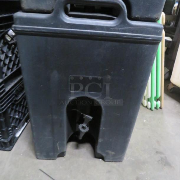 One Cambro 11.75 Gallon Insulated Portable Drink Dispenser. Model# 1000LCD. - Image 1 of 1