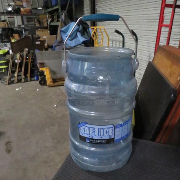 One San Jamar Saf T Ice Bucket. - Image 1 of 1