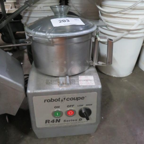 One Robot Coupe R4N. Series D. - Image 1 of 2