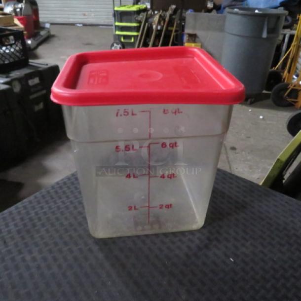 8 Quart Food Storage Container With Lid. 2XBID - Image 1 of 1