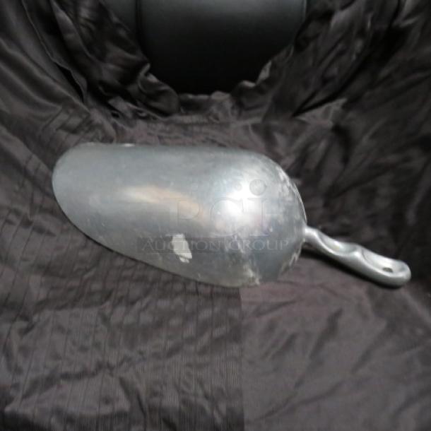 One Ice SCoop. - Image 1 of 1