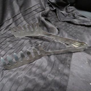 Stainless Steel Tong. 4XBID