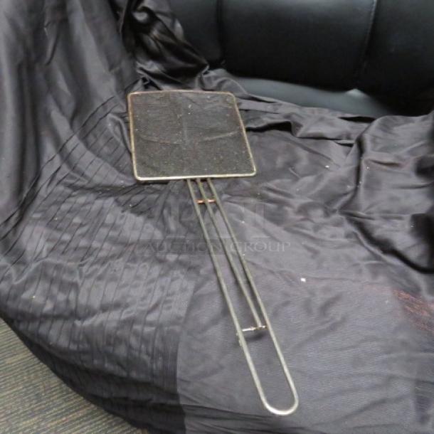 One Deep Fry Scoop. - Image 1 of 1