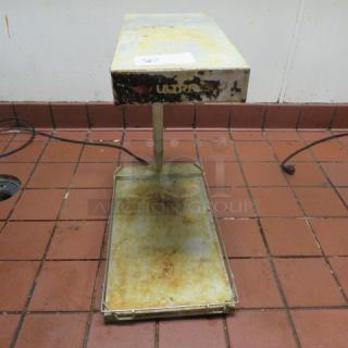 One Ultra Glo Food Warmer.