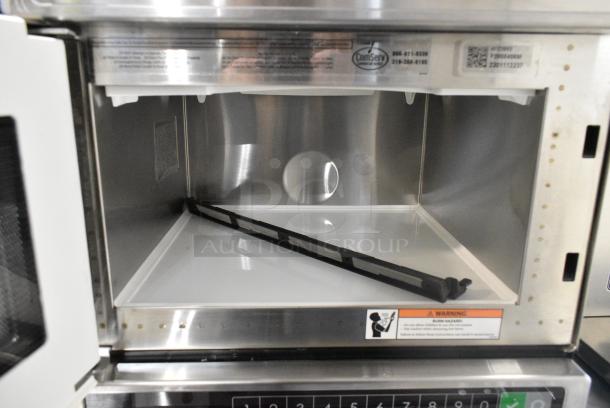 BRAND NEW SCRATCH AND DENT! 2023 Amana HDC18Y2 Stainless Steel Commercial Countertop Microwave Oven. 208/240 Volts, 1 Phase. - Image 4 of 5