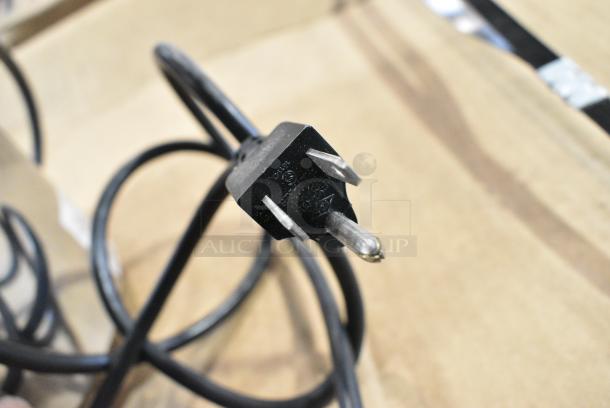 BRAND NEW SCRATCH AND DENT! Server FSP Stainless Steel Commercial Countertop Topping Warmer w/ Pump. 120 Volts, 1 Phase. Tested and Working! - Image 6 of 7