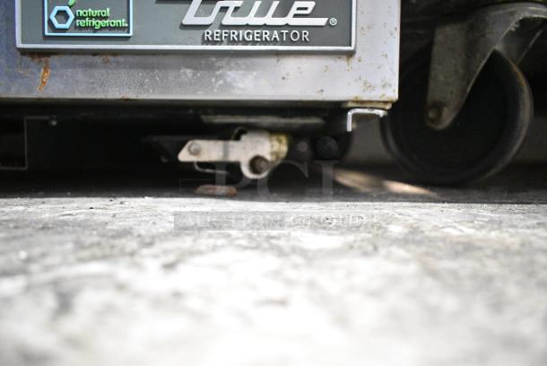 2019 True TUC-36-LP-HC Stainless Steel Commercial 2 Door Undercounter Cooler on Commercial Casters. 115 Volts, 1 Phase. Tested and Working! - Image 3 of 7