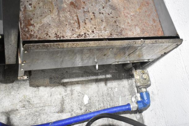 Garland Stainless Steel Commercial Countertop Natural Gas Powered Flat Top Griddle. - Image 5 of 5