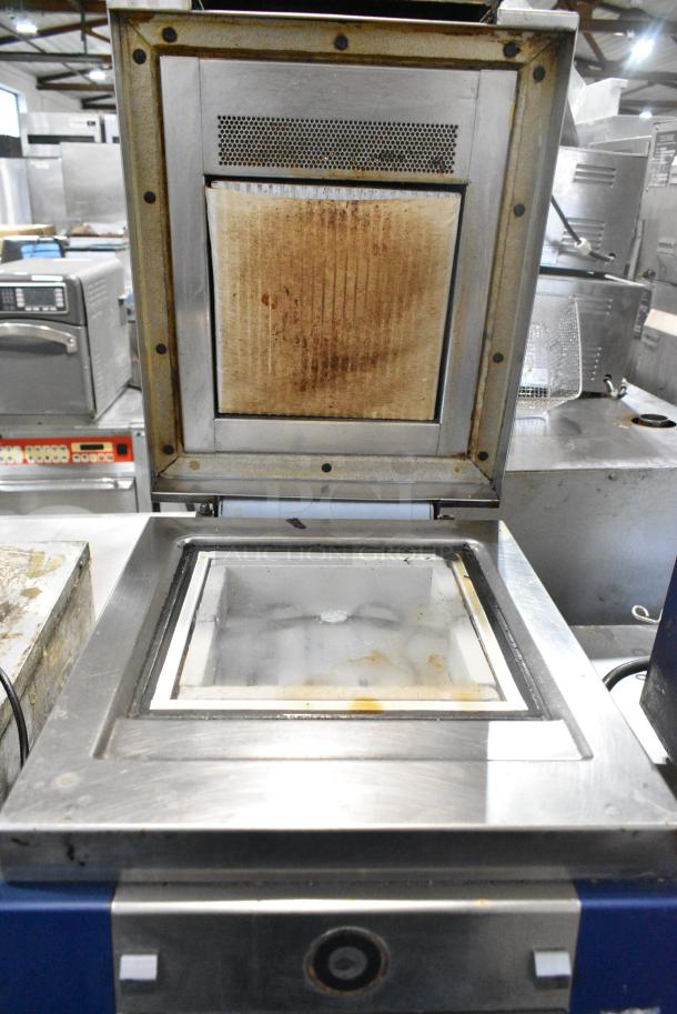 Electrolux HSPPUS Stainless Steel Commercial Countertop Electric Powered Panini Press. 208 Volts, 1 Phase. - Image 3 of 5