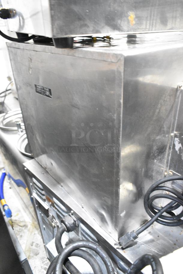 Stainless Steel Commercial Countertop Oven. Tested and Working! - Image 5 of 9