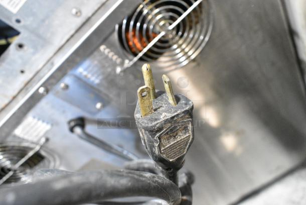 Alto Shaam 1000-TH/II Halo Heat Stainless Steel Commercial Cook N Hold Oven on Commercial Casters. 125 Volts, 1 Phase. Tested and Working! - Image 6 of 8