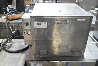 Stainless Steel Commercial Countertop Oven. 120 Volts, 1 Phase. Tested and Working!