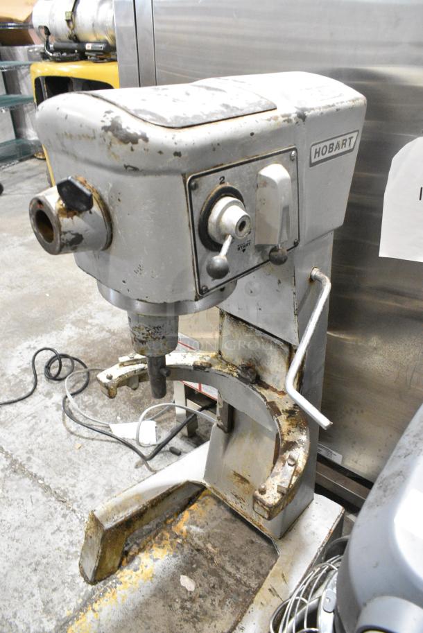 Hobart D-300 Metal Commercial Floor Style 30 Quart Planetary Dough Mixer. 115 Volts, 1 Phase. Tested and Working! - Image 3 of 6