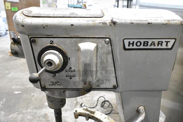 Hobart D-300 Metal Commercial Floor Style 30 Quart Planetary Dough Mixer. 115 Volts, 1 Phase. Tested and Working! - Image 4 of 6