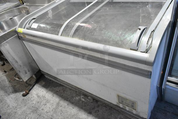 AHT Paris 145 Metal Commercial Chest Freezer Merchandiser. 115 Volts, 1 Phase. Tested and Working! - Image 1 of 6