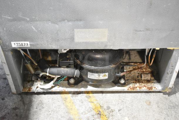 Thomson TFRF690 Metal Single Door Reach In Freezer. 115 Volts, 1 Phase. Tested and Working! - Image 4 of 4