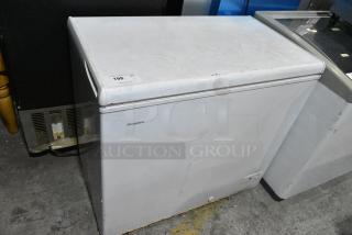 Hotpoint HCM7SM AWW Metal Chest Freezer. 115 Volts, 1 Phase. Tested and Working!