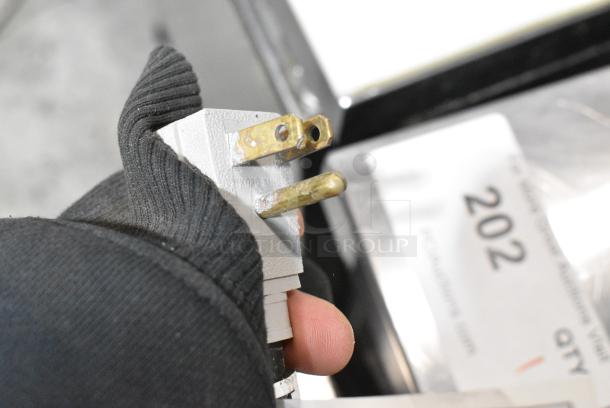 True TUC-27 Stainless Steel Commercial Single Door Undercounter Cooler. 115 Volts, 1 Phase. Tested and Powers On But Does Not Get Cold - Image 5 of 5