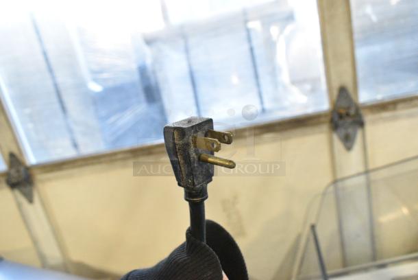 True THAC-36 Metal Commercial Open Grab N Go Merchandiser. 115 Volts, 1 Phase. Tested and Powers On But Does Not Get Cold - Image 4 of 4