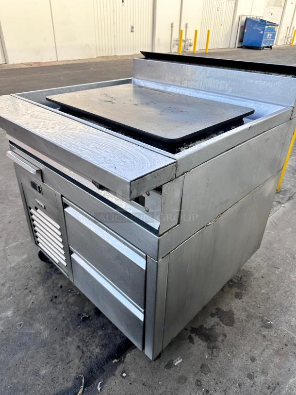 Excellent Jade Commercial 36" Gas Griddle With Refrigerated Chef Base 120volt Tested and Working! - Image 4 of 8