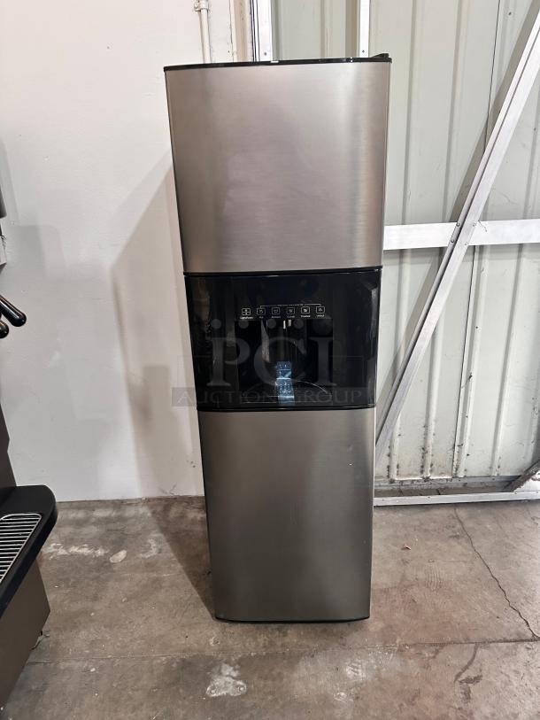 New Crystal Mountain CMFIWD001 Water Dispenser  Cooler With Ice Machine 115volt Tested and Working! - Image 3 of 10