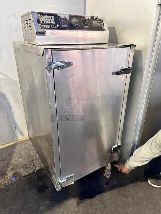 Excellent SOUTHERN PRIDE SC-200 Smoke Chef Commercial Smoker Cook and Hold Oven 220volt Tested and Working! - Image 3 of 7