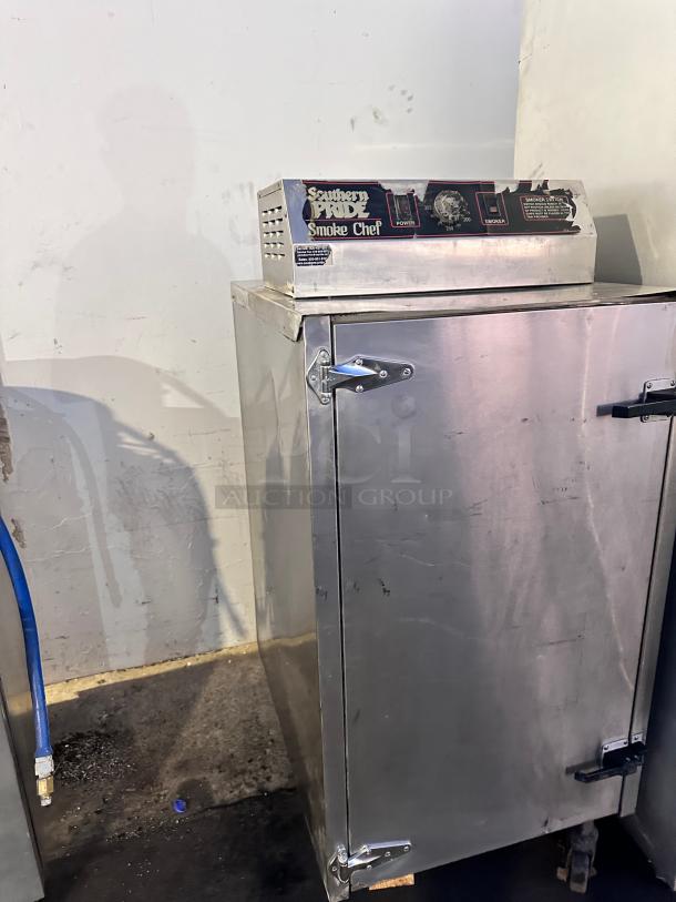 Excellent SOUTHERN PRIDE SC-200 Smoke Chef Commercial Smoker Cook and Hold Oven 220volt Tested and Working! - Image 4 of 7