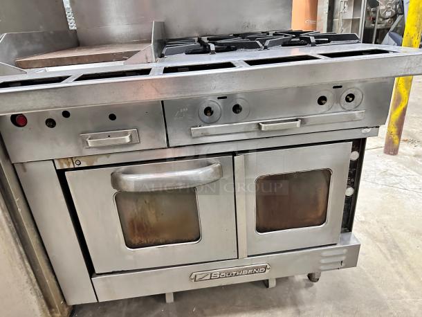 Southbendl 36" Gas Griddle, 2 Burner, Oven and Salamander - Image 5 of 9