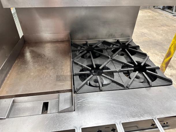Southbendl 36" Gas Griddle, 2 Burner, Oven and Salamander - Image 8 of 9