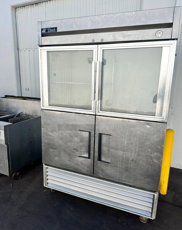 True T-49 Commercial Two Door Refrigerated 115 Volt Tested and Working! - Image 2 of 7