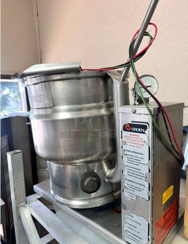 Groen Commercial 10 Gal Tilted Kettle Tested and Working! - Image 5 of 11